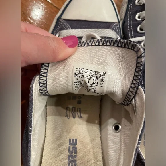 Converse Chuck Taylor Navy Blue Low Top Sneakers 👟 - Picture 6 of 7